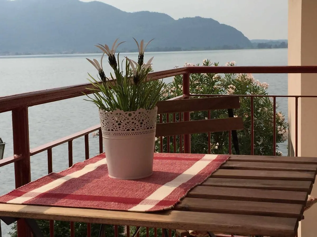 Historic House By The Lake La Renee Casa Vacanza Predore Vakantiehuis