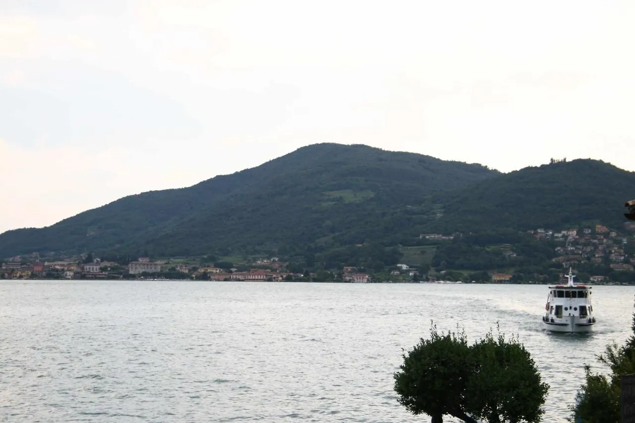 Historic House By The Lake La Renee Casa Vacanza Predore 0*,  Italy