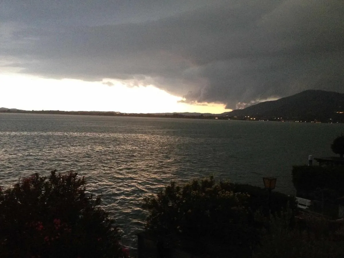 Historic House By The Lake La Renee Casa Vacanza Predore Vakantiehuis