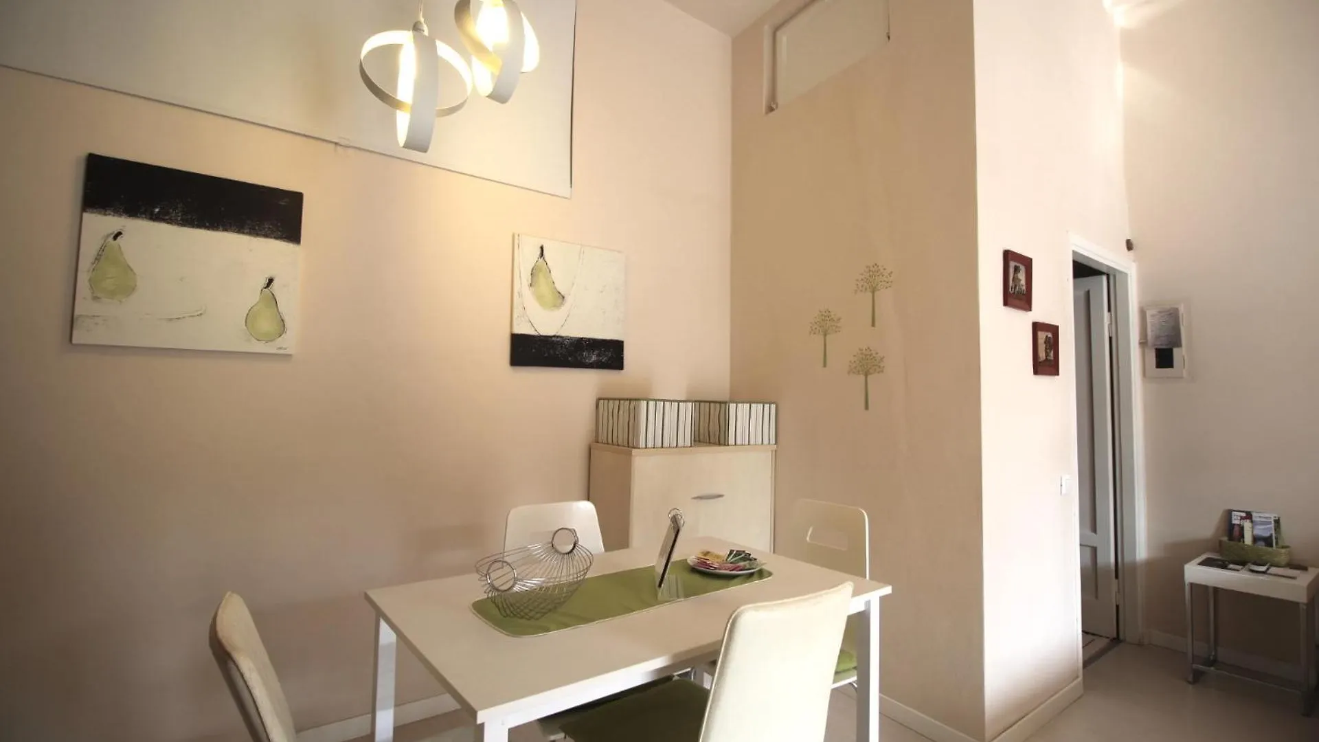 Historic House By The Lake La Renee Casa Vacanza Predore Vakantiehuis