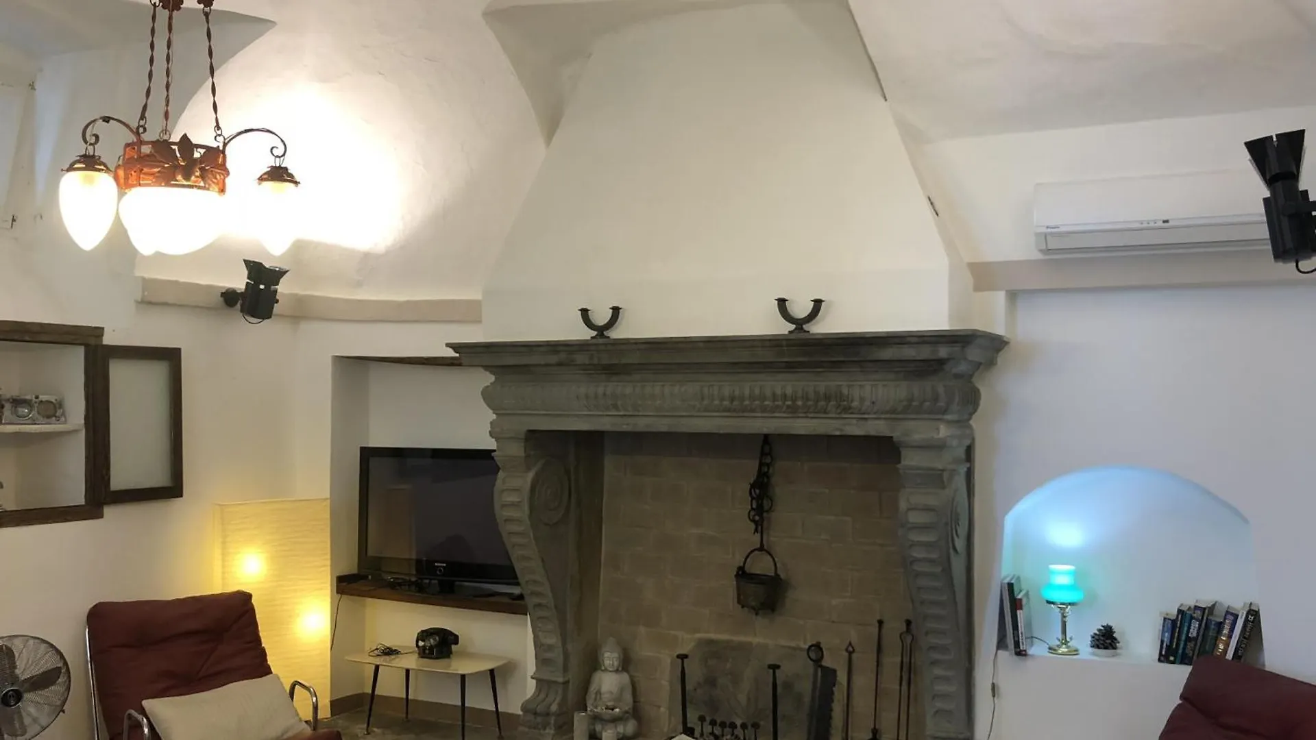 Historic House By The Lake La Renee Casa Vacanza Predore Italië