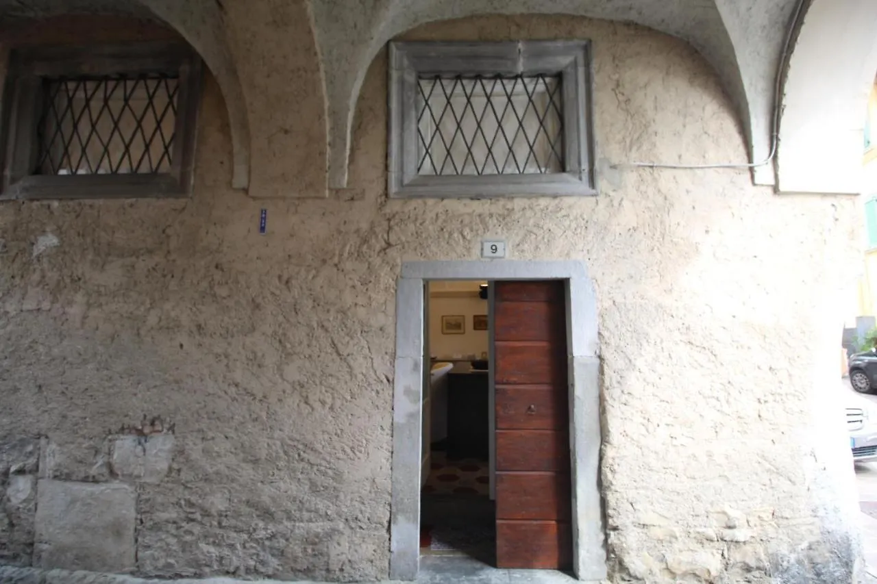 Historic House By The Lake La Renee Casa Vacanza Predore Italy