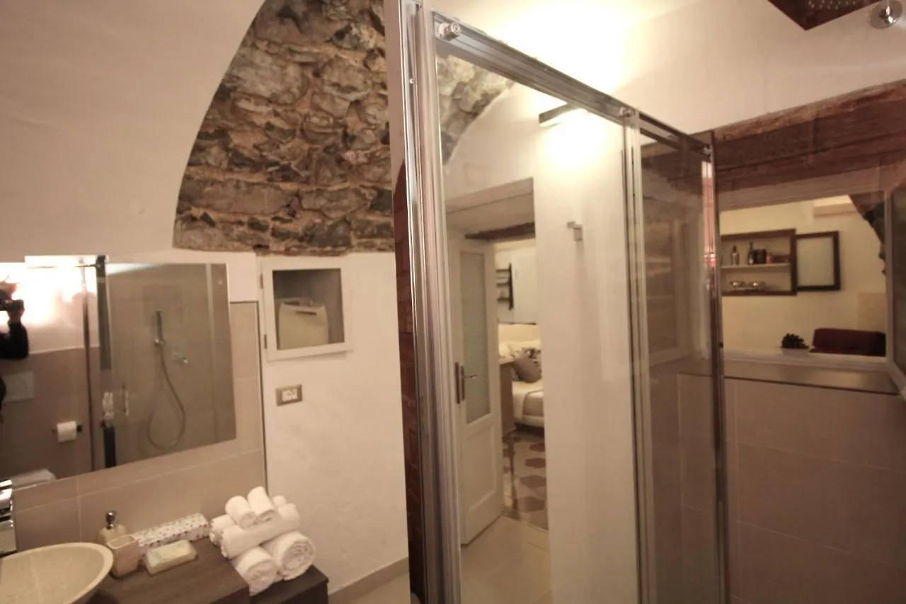 Historic House By The Lake La Renee Casa Vacanza Predore Italy