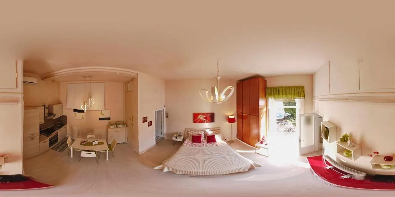 Historic House By The Lake La Renee Casa Vacanza Predore 0*,  Italy