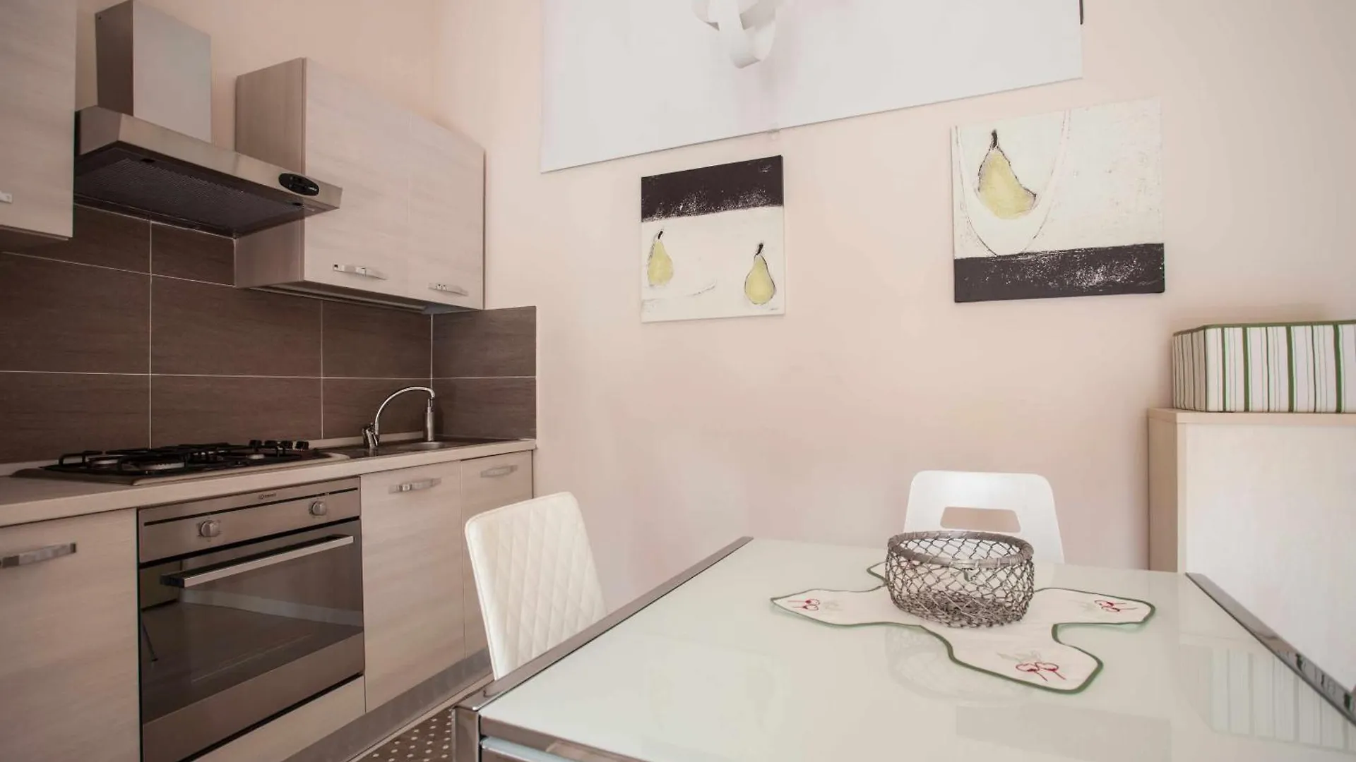 Holiday home Historic House By The Lake La Renee Casa Vacanza Predore Italy